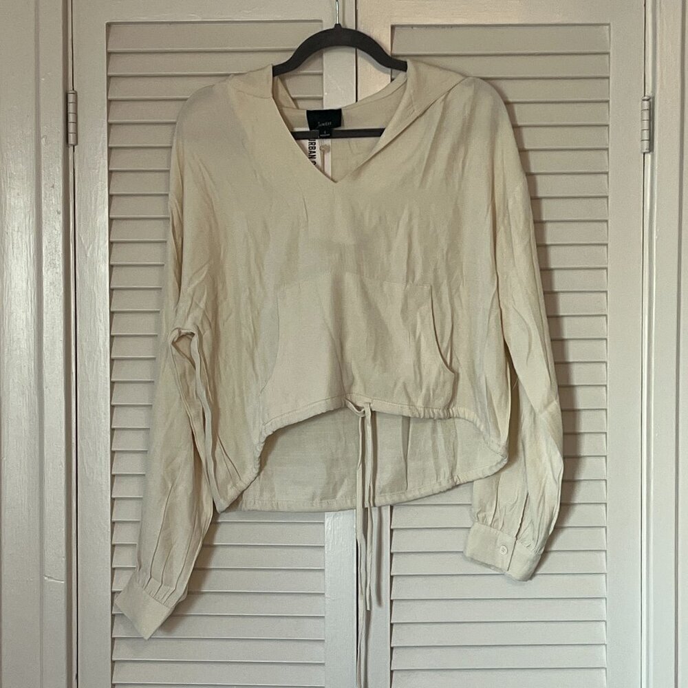 NWT Urban Outfitters Lumiere crop cropped hoodie top cream small women v-neck